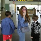 Siempre se dijo que la cantante colombiana iba a dejar España en abril. Y así lo hizo.