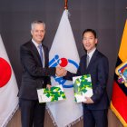 Rubén Eguiguren, Presidente Ejecutivo de Produbanco y Jin Wakabayashi, Deputy General Director de PSIF (Private Sector Investment Finance) de JICA