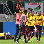 Felicidad. Los toreros lograron una histórica clasificación en Sao Paulo. Ecuador"s Barcelona footballers celebrate after defeating Brazil"s Palmeiras in a penalty shoot out in their 2017 Copa Libertadores football match held at Allianz Parque stadium in Sao Paulo, Brazil on August 9, 2017. / AFP / NELSON ALMEIDA FBL-LIBERTADORES-PALMEIRAS-BARCELONA