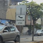 La señal dañada se ubica entre las calles 29 y la E.