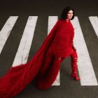 Laura Pausini tiene 48 años.