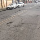Situación. El deterioro se extiende en la avenida Del Ejército.