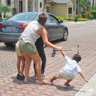 Peligro. Habitantes de urbanizaciones aseguran que hay conductores que exceden los límites internos de velocidad, creando riesgo de accidentes.