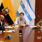 Christian Sarmiento, de Fetug; el gobernador Francesco Tabacchi y el alcalde Aquiles Álvarez durante la reunión.