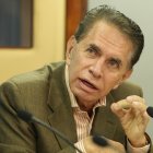 Alfonso Espinoza de los Monteros sigue causando sensación en Instagram con sus publicaciones.