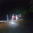 Tareas. Hubo el rescate de personas atrapadas por la corriente de un río.