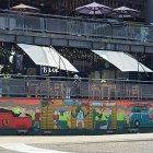 Por la mañana y media tarde es bajo el movimiento de visitantes en la Plaza Guayarte. Guardias restringen el paso a la planta alta hasta las 12:00.