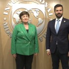 La directora del FMI; Kristalina Georgieva, con el ministro de Finanzas, Pablo Arosemena, en un encuentro en 2022.