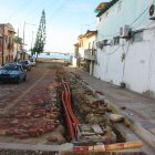 Entorno. Así permanecen algunas calles aledañas al malecón de La Libertad. Incompletas y sin sombra aún.
