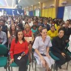 Un grupo de docentes junto a la ministra de Educación, María Brown, durante un acto en homenaje al Día del Maestro.