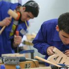 Capacitación.- Jóvenes que se capacitan y que buscan empleos.