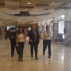 Al menos una docena de militares se han sumado a la vigilancia externa e interna en el Hospital Teodoro Maldonado Carbo.