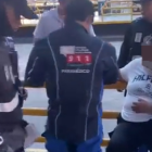 La mujer afectada fue atendida por paramédicos.