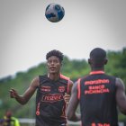 Joshué Quiñónez es uno de los jugadores que se planea será titular ante Liga.