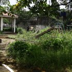 Descuido. La maleza ha invado por completo el espacio y el único mantenimiento que recibe, es dado por los habitantes.