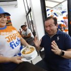 Las familias disfrutan este platillo en algunos locales de Guayaquil