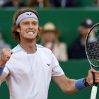 Andrey Rublev celebra tras eliminar a Taylor Fritz por 5-7, 6-1 y 6-3.