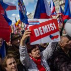 Marcha. Miles de checos salieron a las calles para protestar.