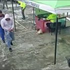 Las autoridades colombianas capturaron a 24 personas que supuestamente pertenecen a grupos armados ilegales y que están involucradas en el delito de explotación ilícita de yacimientos mineros en cinco departamentos colombianos, informaron este martes fuentes castrenses. TVEFE