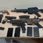 Los sujetos fueron aprehendidos con armas de fuego, fusiles y pistolas