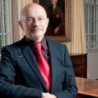 El catedrático y empresario ecuatoriano falleció durante la noche del viernes 21 de abril.