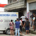 Los cadáveres fueron llevados hasta el laboratorio de criminalística