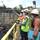 Labor. Un personal trabaja en una mina en Ecuador.