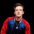 Drake Bell tiene 36 años.