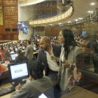 Situación. En la Asamblea Nacional, los diálogos entre las bancadas y legisladores también se intensifican.