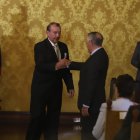 Wagner Bravo (i) y Paco Moncayo en la posesión en Carondelet.