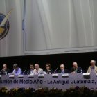 Fotografía de archivo de una reunión de miembros de la Sociedad Interamericana de Prensa (SIP).