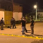 Una pierna derecha colgaba de un puente en la vía Machala – Puerto Bolívar.