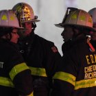 La madre, de 40 años, y las niñas fueron llevadas a un hospital cercano donde fueron declaradas muertas.