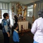 Cuenca. Turistas recorren una de las salas del museo