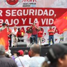 Los dirigentes de la FUT se concentraron en la Plaza Centenario.