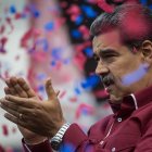 El presidente de Venezuela, Nicolás Maduro, participa durante la conmemoración por el Día Internacional del Trabajador ayer en Caracas (Venezuela). EFE/ Miguel Gutierrez