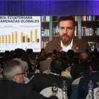 El ministro de Finanzas, Pablo Arosemena, en su ponencia de manera virtual este 4 de mayo de 2023.