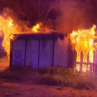 Incendio ocurrió la madrguadfa de este jueves 4 de amayo en una construcción abandonada