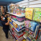 Los útiles escolares se han convertido en un gasto importante para las familias.