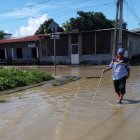 Varios cantones de Guayas están inundados por las lluvias, lo que favorece la propagación de esta enfermedad