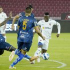 Los albos no consiguieron ganar de locales