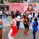 Las madres disfrutaron de un merecido homenaje que ofrecieron a sus hijos en los colegios.