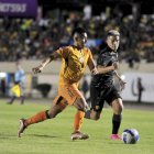 Barcelona vence 2-0 a Libertad, al término del primer tiempo.