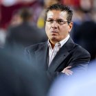 Daniel Snyder, aún duelo de Commanders, ya tiene un preacuerdo con un grupo empresarial para la compra del equipo.