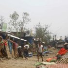 El ciclón Mocha tocó ayer tierra entre la costa sur de Bangladesh y el oeste de la vecina Birmania