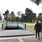 Cierre. El jueves 11 de mayo, en la tarde, las estaciones quedaron inhabilitadas pese a la espera de la gente en los exteriores