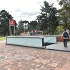 Estaciones. Hubo paradas del metro donde se colocó bandas de peligro para evitar el acceso a los usuarios. Algunos desconocían de la suspensión que rige desde la semana pasada.