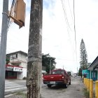 Las vigas se pueden ver en la base del poste