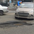 Este es uno de los huecos que causan molestias en Las Monjas, en Urdesa.