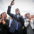 Guillermo Lasso en los exteriores de la asamblea.